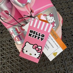 NEW Hello Kitty Snow Boots – Light Up Waterproof Insulated Toddler Kids Size 9C