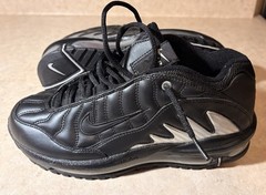 2011 Nike Total Griffey Max 99 GS Black Silver 487676-060 Size 6Y New No Box NOS