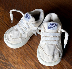 Vintage Nike – White Canvas, Blue Swoosh Logo Sneakers, Toddler 4.5 – Circa 2005