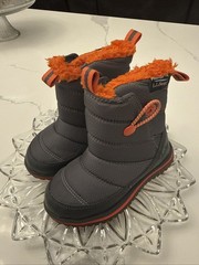 L.L. Bean Toddlers Primaloft Ultralight Winter Boots Lined Outdoor in Gray Sz 7T