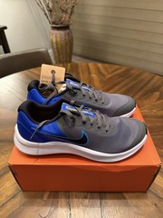 Nike Star Runner 3 (GS) – Size 6.5Y – DA2776-012
