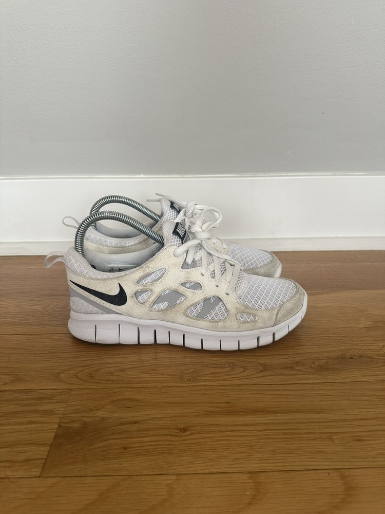 NIKE (GS) FREE RUN 2/ WHITE/BLACK/GREY/ 5.5 YOUTH/ DD0163-100