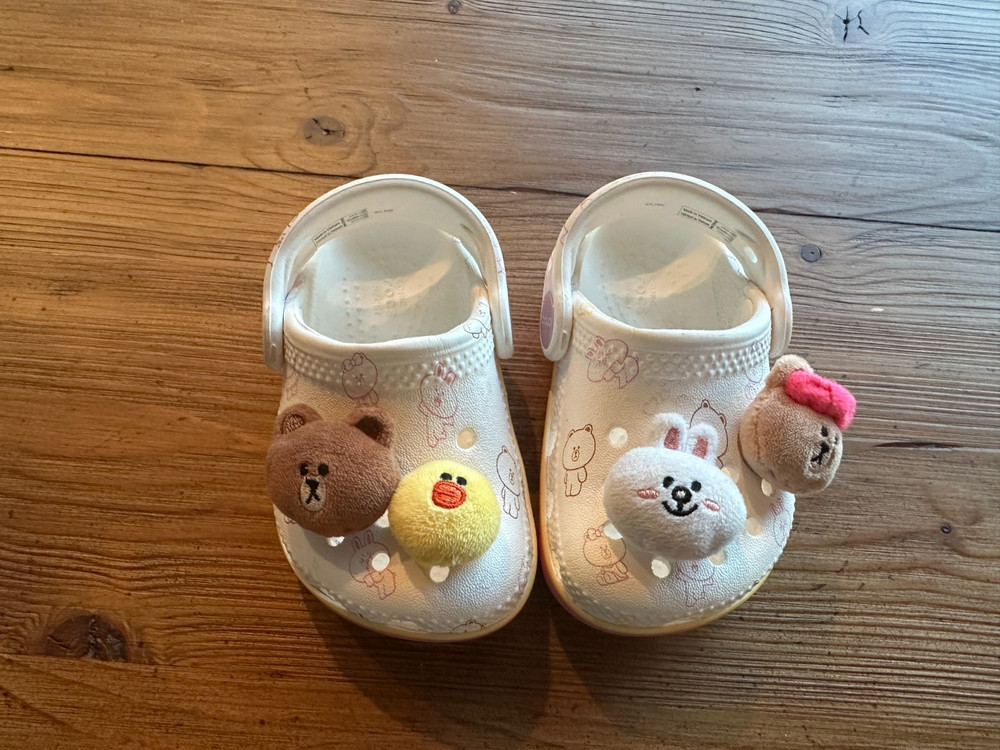 Crocs LINE FRIENDS CLASSIC CLOG White Kids C4 Excellent condition