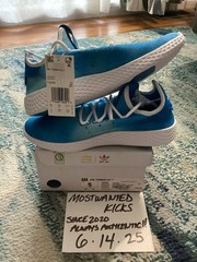 DS 2017 Adidas Pharrell Williams Tennis Hu Bright Blue & White Juniors Sz 5