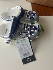 Crocs Kids‘ Star Wars R2D2 Classic Clog Little/Big Kid