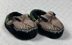 Jurassic World Kids Slippers Size Small 5/6 Slip-On Dino Shoes Indoor