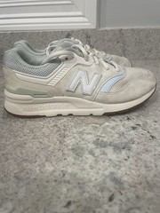 New Balance Low Top Lace-Up Athletic Sneakers Gray/White/Light Blue Kids size 2