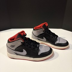 Air Jordan 1 Retro Mid “BRED SHADOW” Size 6.5 Youth Woman’s 8.5 Black Red & Gray