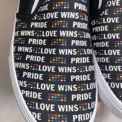 NEW Vans shoes pride asher love rainbow hearts 3 youth glitter kind slip on