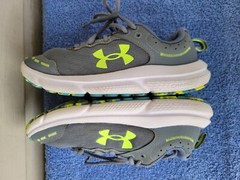 Under Armor Charge Assert 10 Gravel Lime Youth 4Y EVA Lining Everything Shoe EUC