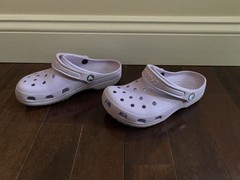 Crocs Kids Classic Clogs Lavender Purple Water Shoes Size J4 Slip-On Sandals