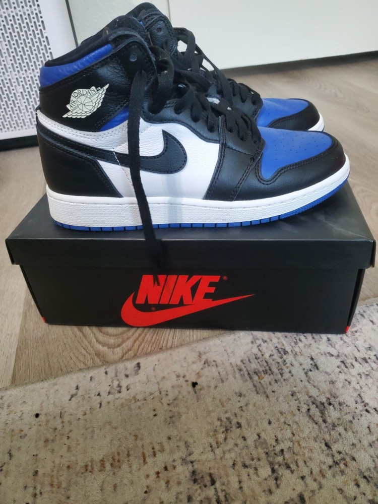 Air Jordan 1 Retro High OG GS Size 5Y Royal Toe