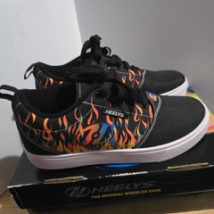 Heelys Pro 20 Prints Youth 6 Flame HE101520H Black Skater Shoes Wheelie Fun