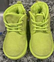 UGG KIDS NEUMEL II CHUKKA BOOT SIZE 10 KEY LIME SUEDE WOOL LINING