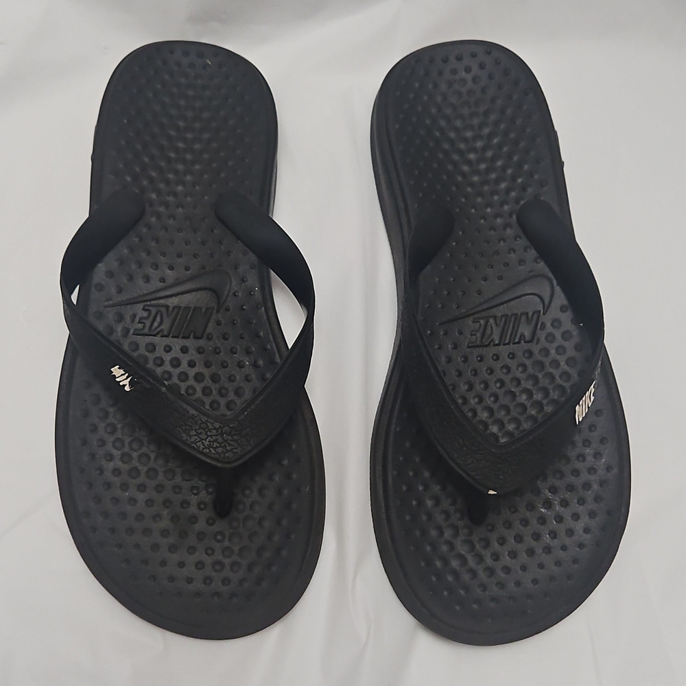 Nike Black Rubber Thong Flip Flop Sandals Logo Accent Kids US 2