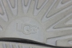 UGG Kids Classic II Short Cuff Boots 1017703K Gray Sheepskin Big Kids Sz 4 GUC