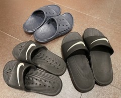 3x Slipper (1x Nike Kawa 819352-00 Youth Size 5Y) + 1 Nike Slipper + 1 Crocs J 1