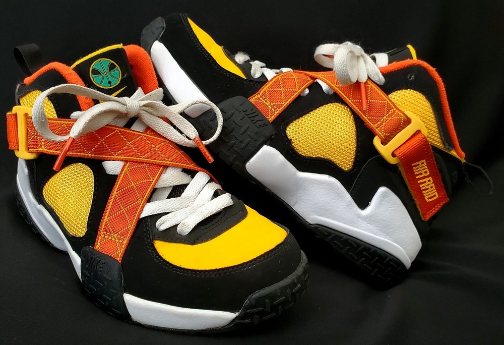 NIKE AIR RAID Roswell Raygun Kids 4.5Y Black Orange Yellow Sneakers DD9281-001 4
