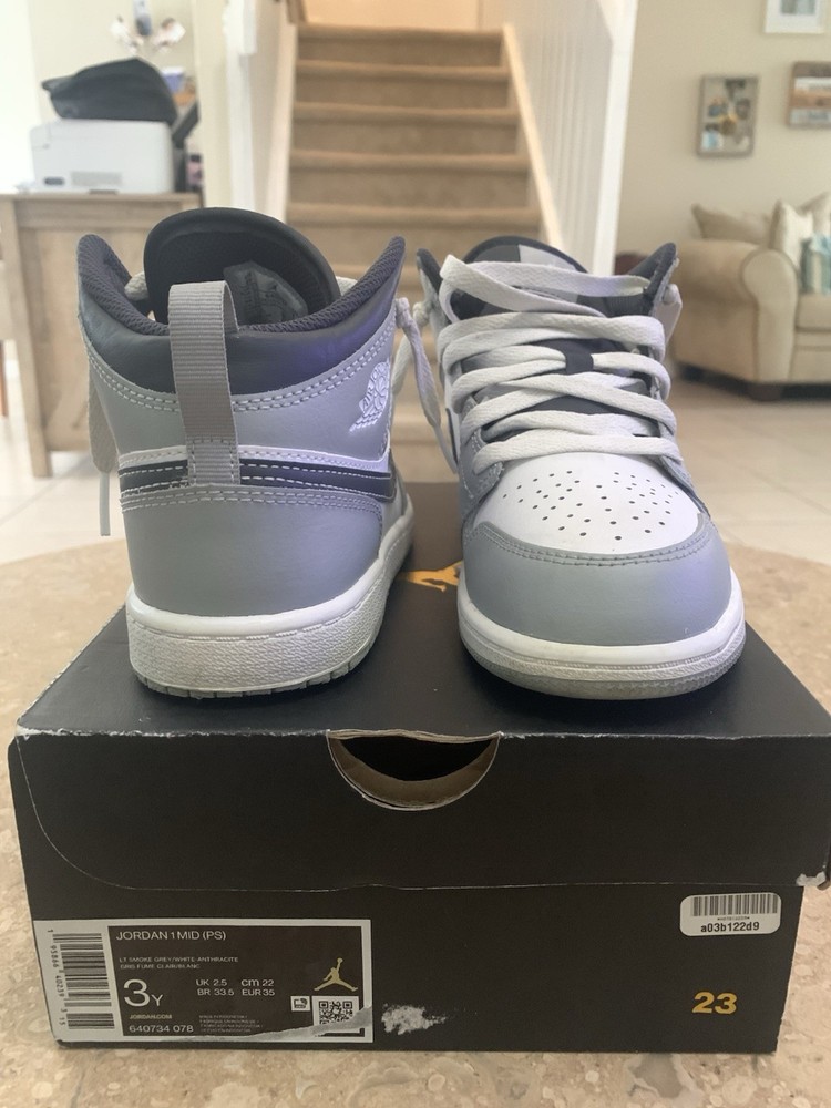 Jordan Air Jordan 1 Mid (PS) Gray/White Leather Mid Top Sneakers 3Y EU35