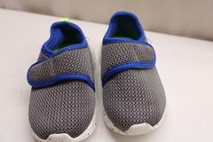 Carter’s Lorena Kid’s Eco Friendly Machine Washable Easy On/Off Sneaker, Size 5