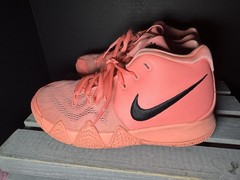Nike Kyrie 4 Mid Atomic Pink Size 4.5 GS