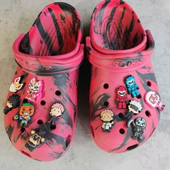 Crocs Classic Marbled Clogs Red Black Size 6 Manga Charms Kids