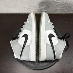 Nike Air Jordan 1 Retro Mid Youth Size 7 Light Smoke Grey Lace Up Sneakers