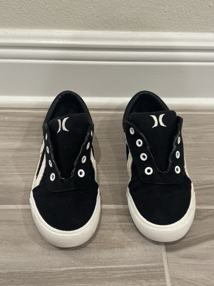 Hurley Boardy Sneaker Kids Size 3Black White Sneakers. No Laces