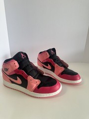 Size 6Y – Jordan 1 Mid Coral Chalk