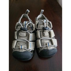 Jumping Beans Kids Tan Canvas Closed Toe Fisherman Sandals Bungee Bumper Shoe 5