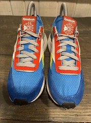 Reebok Classic Leather Legacy Low Top Blue, Yellow, Red Kid’s Size 3.5 SWEET!