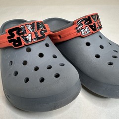 Crocs Kids Star Wars Size 1 Grey W/Red Strap Youth Used *No logo, Plain