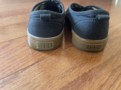 Old Navy Men’s Black Canvas Lace-Up Low-Top Sneakers, Rubber Sole Size 2