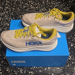 HOKA Rincon 4 Unisex Kids Running Sneaker Beige/Yellow/Blue US 6.5 M MPN