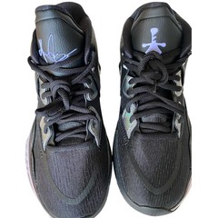 Nike Kyrie Infinity Black Silver Shoes Youth MISMATCHED LEFT 4Y RIGHT 4.5 New