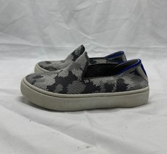 Kids Rothy’s Grey Camo Slip On Sneakers Shoes Size 10