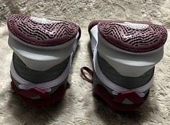 Nike Team Hustle D 10 GS Sneakers Grey Beetroot CW6735-007 Youth Sz 5Y Women 6.5