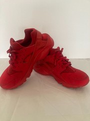 Nike Hurache run GS triple red size 7Y 654275-600