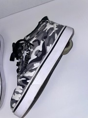 HEELYS Wheeled Shoes | Youth Size 1 | Charcoal – Grey – Camo | Pre-Owned
