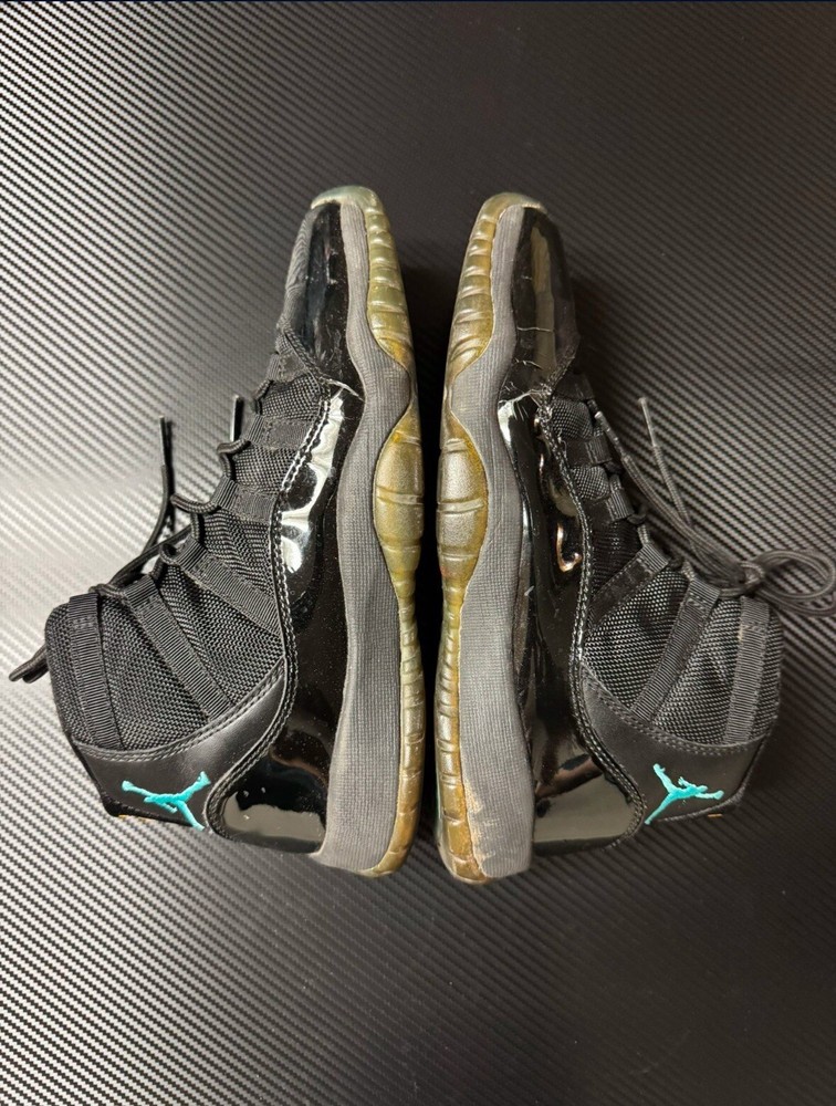 PreOwned Fair Oxidation Yellowing Jordan 11 Retro Gamma Blue (GS) Size 5.5 Youth