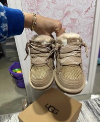 UGG Kids Camel Shearling Lined Sneakers Size 13 Unisex Suede Mesh Flat