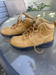 Nike Manoa Leather Boots Shoes BQ5372-700 Wheat Kids Size 4.5Y Woman Size 6