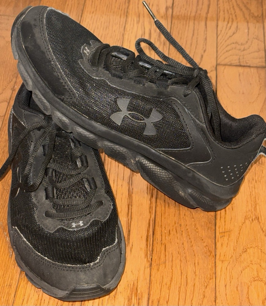Under Armour Youth Size 5Y Assert 9 Black Running Shoes