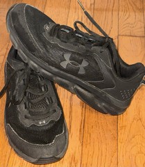 Under Armour Youth Size 5Y Assert 9 Black Running Shoes
