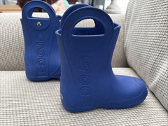 Crocs Handle It- Kids Pull On Rain Boots Waterproof Boots Blue Size: C9