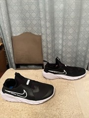 NEW Nike Flex Runner 2 Black Running Shoes DJ6038-002 Youth Size 7Y Women’s 8.5