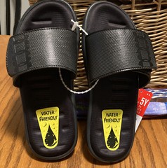 NEW-Under Armour Mercenary Slides-Choice of Big Kid Size 1Y, 4Y or 5Y-Black