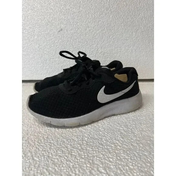 Nike Tanjun Black/White Youth 5.5