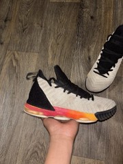 Size 7 (GS) – Nike LeBron 16 Low Space Travel
