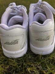 AVIA White Sneakers, Size 5.5, Kids/Youth, Low Top